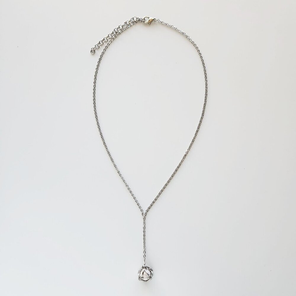 Elegant white pearl & silver rosary necklace - Picture 4 of 9